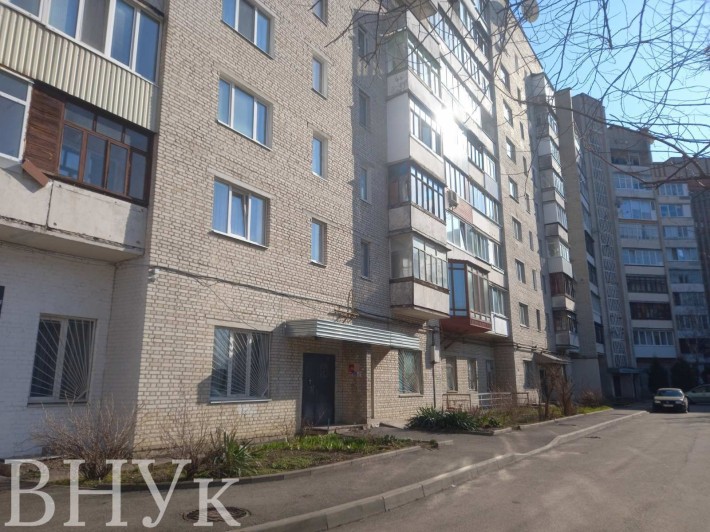 Продається 2 кімнатна квартира з краєвидом на центр Луцька! - фото 1