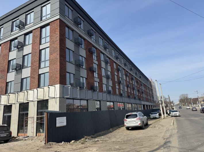 Продаж 2к квартри без ремонту в центрі - фото 1