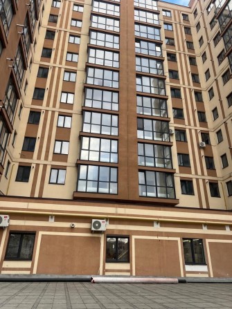 Продам 2х кімн квартиру площею 92,6 м2, вул, Соборності - фото 1