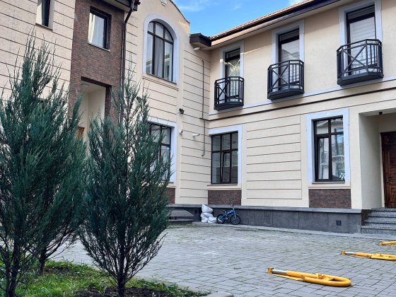 Стильна 1-кімнатна з авторським ремонтом, каміном у самому серці міста Ивано-Франковск