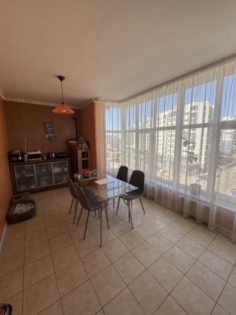 Продаж трикімнатної квартири - фото 1