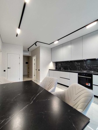 Готова квартира з ремонтом 70,7м2. Будинок зданий. - фото 1