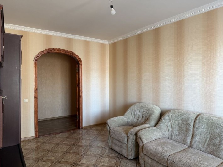 Продаж Чарівна 24, Чешка, зуп. 8 лікарня, поряд 17 квартал і Терра. - фото 1