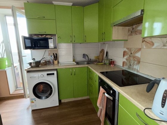 Алмазний, К. Шосе, простора 2-х кімнатна  квартира в гуртожитку Полтава