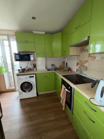 Алмазний, К. Шосе, простора 2-х кімнатна  квартира в гуртожитку - фото 1