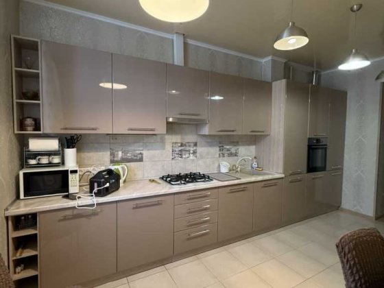 2 к ,  74 кв.м., меблі+техніка, тепла підлога, високі стелі, р-н Поділ Полтава