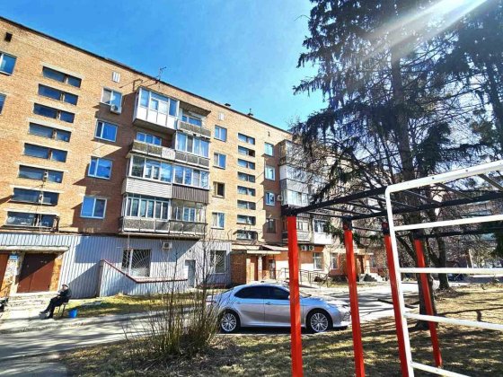 Продаж великої трикімнатної квартири.Половки.Подарунок-гараж! Полтава