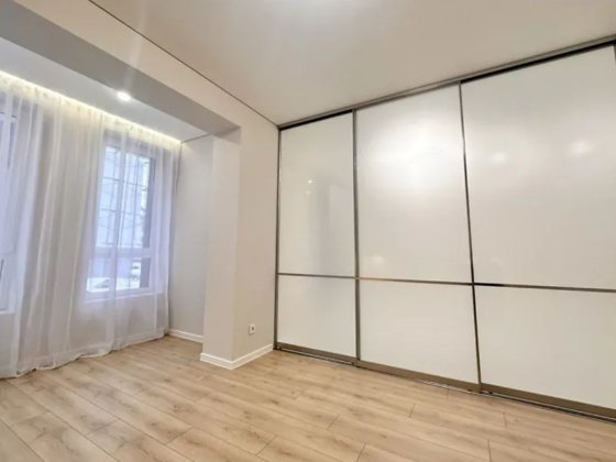 Терміновий продаж 1кімнатної квартири в новобудові з ремонтом Ровно