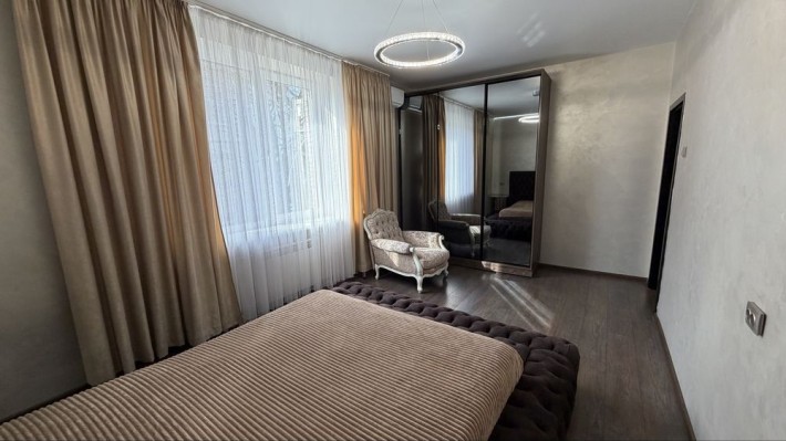 Продаж 3К квартири 76 кв. м на вул. Соборна 1а - фото 1