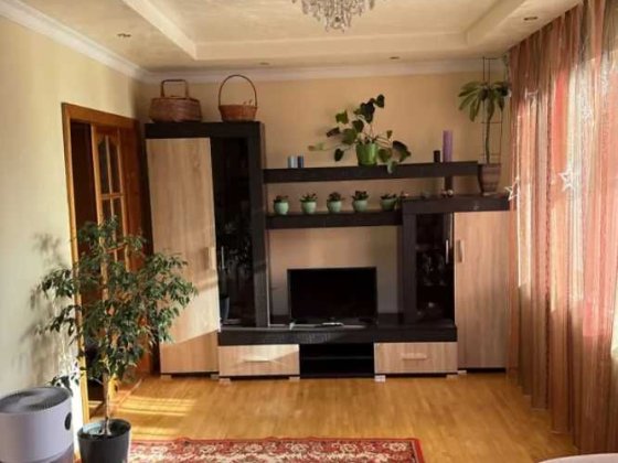 є  2-кімнатна квартира з меблями та технікою Ровно