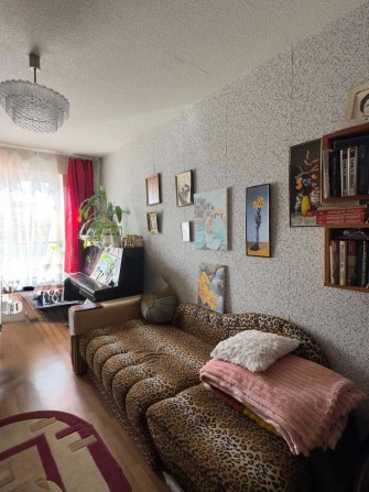 Продам 2х кімнатну на Харківській, 2 поверх. - фото 1