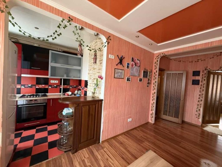 2-кімнатна | пл. Київська | ідеально під оренду | 1 поверх із 2 - фото 1