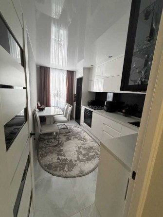 Продаж просторої 3-кімнатної квартири з якісним ремонтом! - фото 1