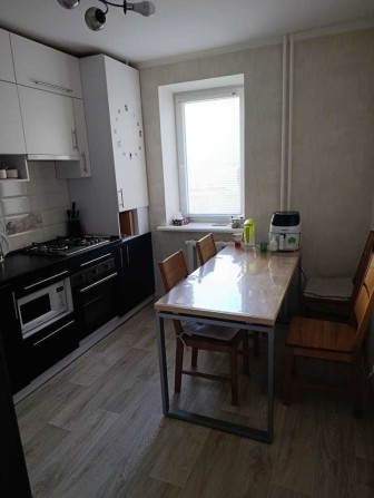 Продам 3к квартиру 67кв.м, 2/9 пов, цегла, кімнати роздільні - фото 1