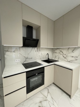 Нова квартира з ремонтом біля Центрального парку! - фото 1