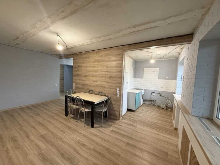 3к квартира 65м2, кухня-студія+2 окремі кімнати, м-н Половки - фото 1