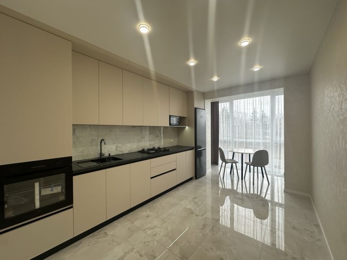 Продам 1-кімнатну квартиру . Новобудова з ремонтом - фото 1