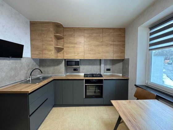 ₴Простора 3 кімнатна квартира з ремонтом Ровно