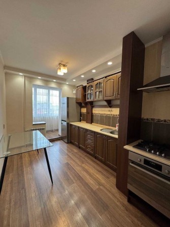 V Готова до проживання 3К квартира з меблями та технікою - фото 1