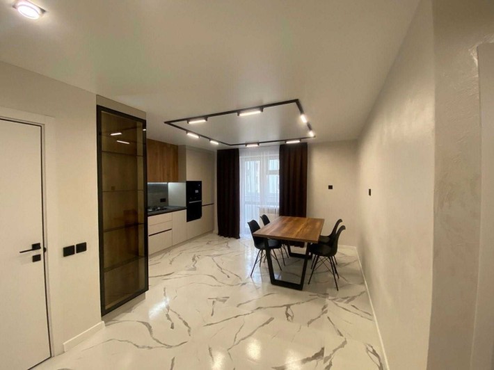 Продається 3 км квартира з ремонтом на Яреми з ремонтом - фото 1