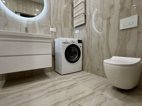 Продам 1км на Щасливому з великою площею Рівне