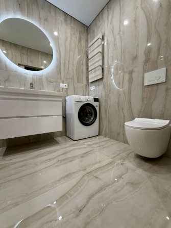 Продам 1км на Щасливому з великою площею - фото 1