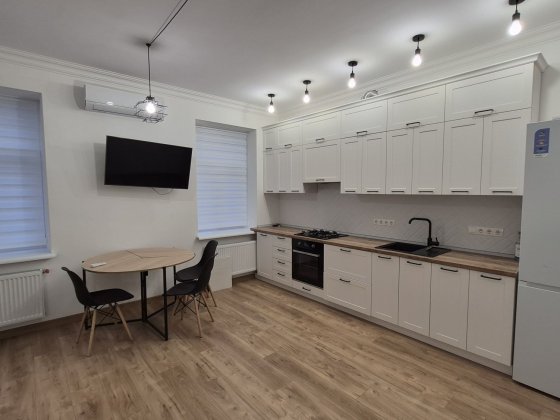 Продам 2 ком с АО, Центр, Новый ремонт,Мебель, Техника Суми