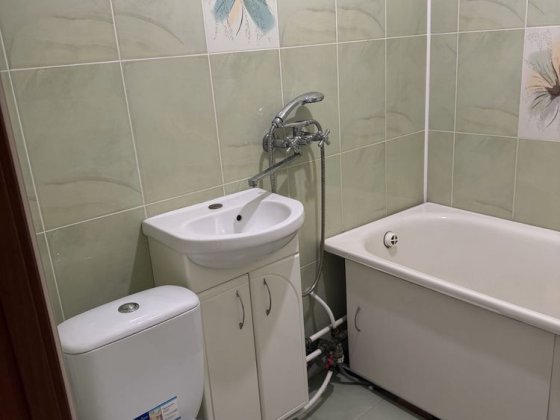 Продам 2-х  комнатную р-н Соцгорода (Восход)