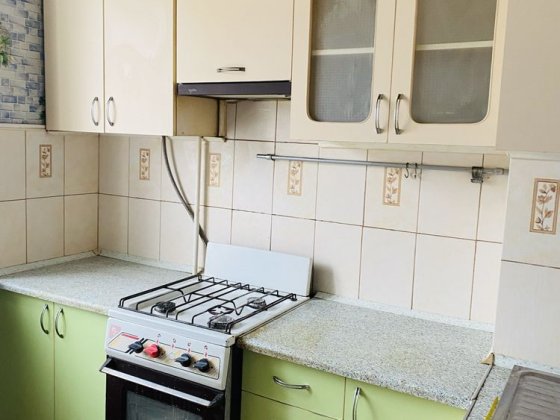 Продам-2кв.ул.Лисового  Восточный-2(свет есть всегда) Кривий Ріг