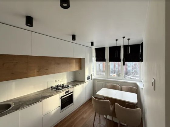 Продаж 1к квартири 46 кв. м на просп. Злуки Тернополь