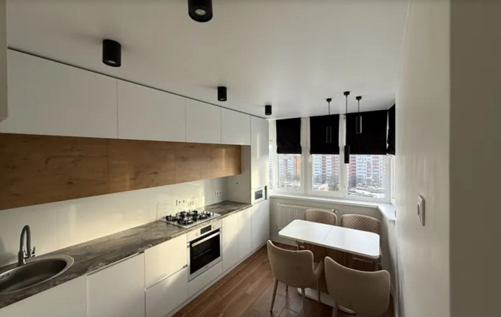 Продаж 1к квартири 46 кв. м на просп. Злуки - фото 1