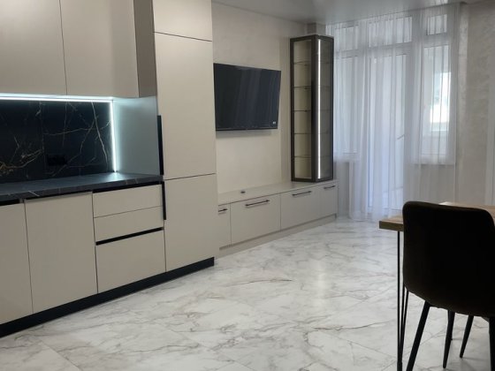 Двохкімнатна плюс кухня студіо з балконом! Тернопіль