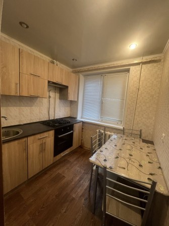 Продам 2 кімнатну по вулиці Кропивницького 53. - фото 1