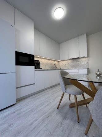 Квартира з дорогим ремонтом в цертрі Ірпеня! - фото 1