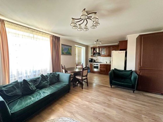 ЦЕНТР Простора квартира 70,7 м2 Ремонт Меблі Техніка Камін Ровно