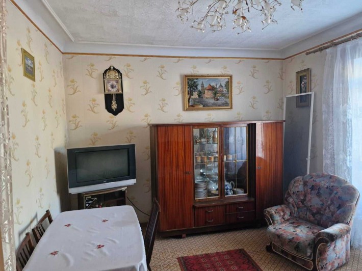 Продам свою квартиру в тихому місці, район станції Роковата. - фото 1