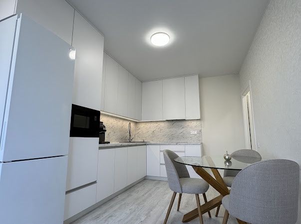 Квартира 2 кімнатна в центрі міста з дорогим якісним ремонтом - фото 1