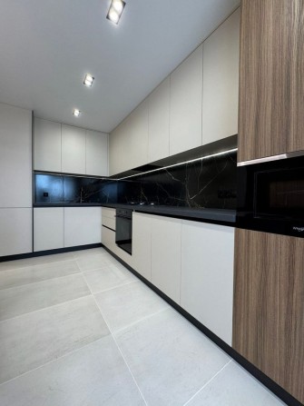 3 кімнати Продаж єр іо меблі техніка рн Бам - фото 1