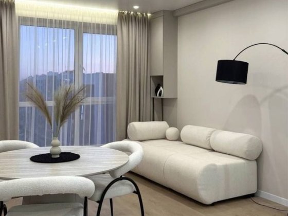 Продам нову квартиру з ремонтом на Щасливому Рівне