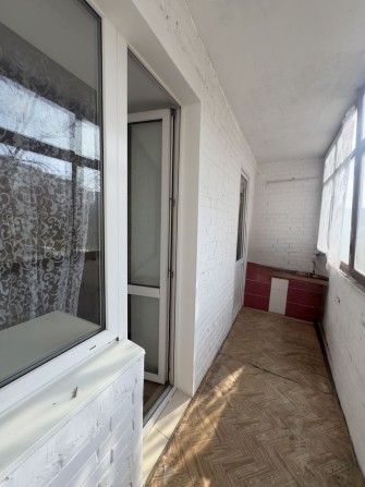 Однокімнатна квартира на 2му поверсі. Цегляний будинок - фото 1