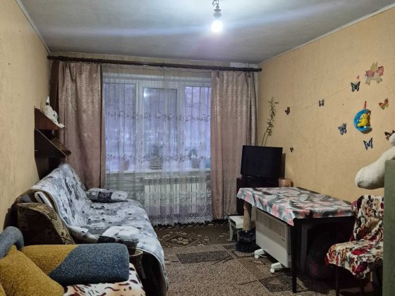 Продаю 1 кімнатну квартиру в досить гарному житловому стані Кривий Ріг
