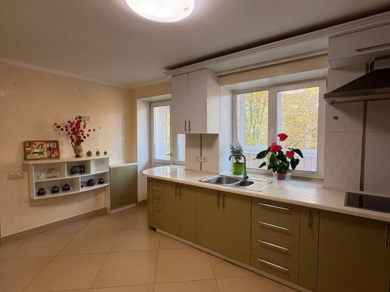 "Комфортна  2-кім.квартира з власною терасою, вул. Кн. Ольги Рівне