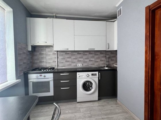 Продам 1-кімнатну квартиру. Район Автовокзалу. Ровно