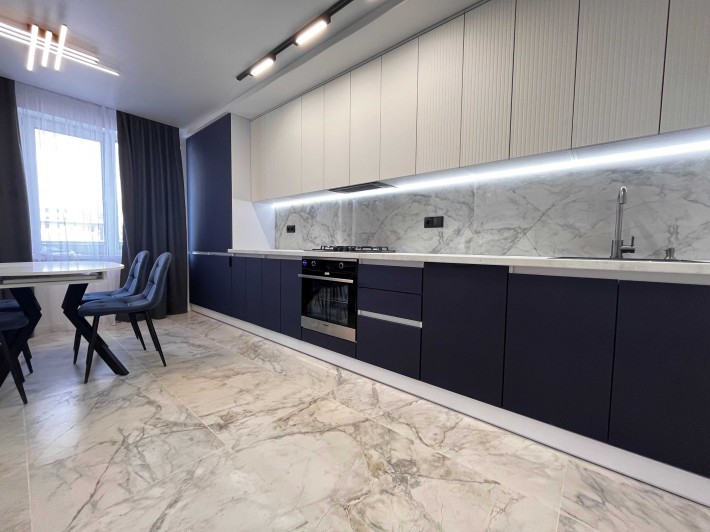 Продається сучасна однокімнатна квартира поблизу центру - фото 1