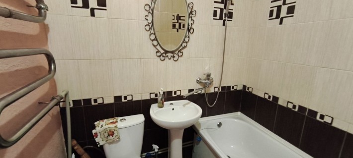 2х кімнатна на Петропавлівський 1 поверх - фото 1