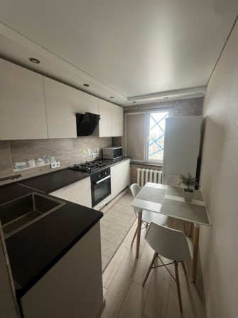 Продам Двухкомнатную квартиру Ласточка-ул.Котляревского Долгинцевский - фото 1