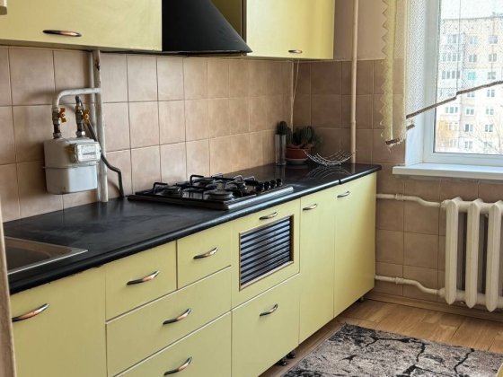 Продаю 3 кімнатну квартиру за 62000$ на 15 Квітня  можна по Євідновлен Тернополь