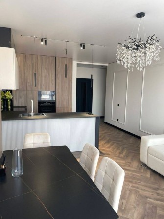 ПРОДАЖ 2 кім + кухня-студія, вул. Торговиця - фото 1