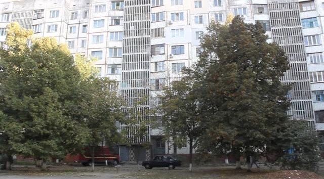 Продам однокімнатну квартиру,Таврик - фото 1