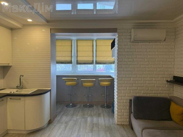 Продаж квартири з видом на озеро - фото 1